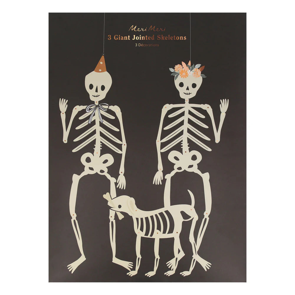 Esqueletos para colgar con corona de flores