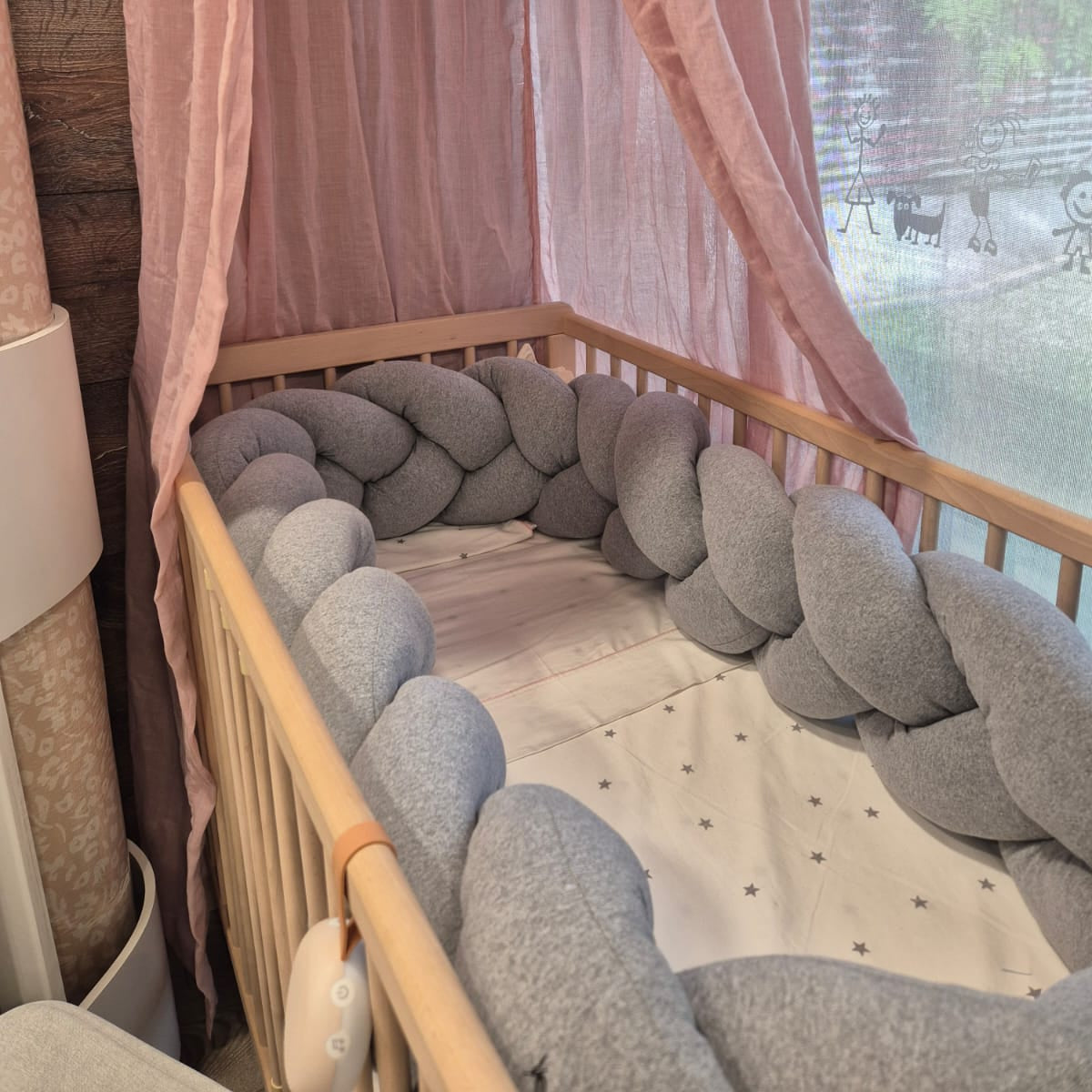 Protector de Cuna Trenza Chichonera Gris liso