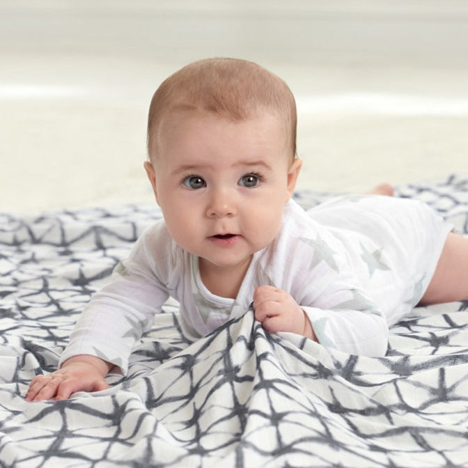 Tuto Swaddle Pebble Shibori de Muselina