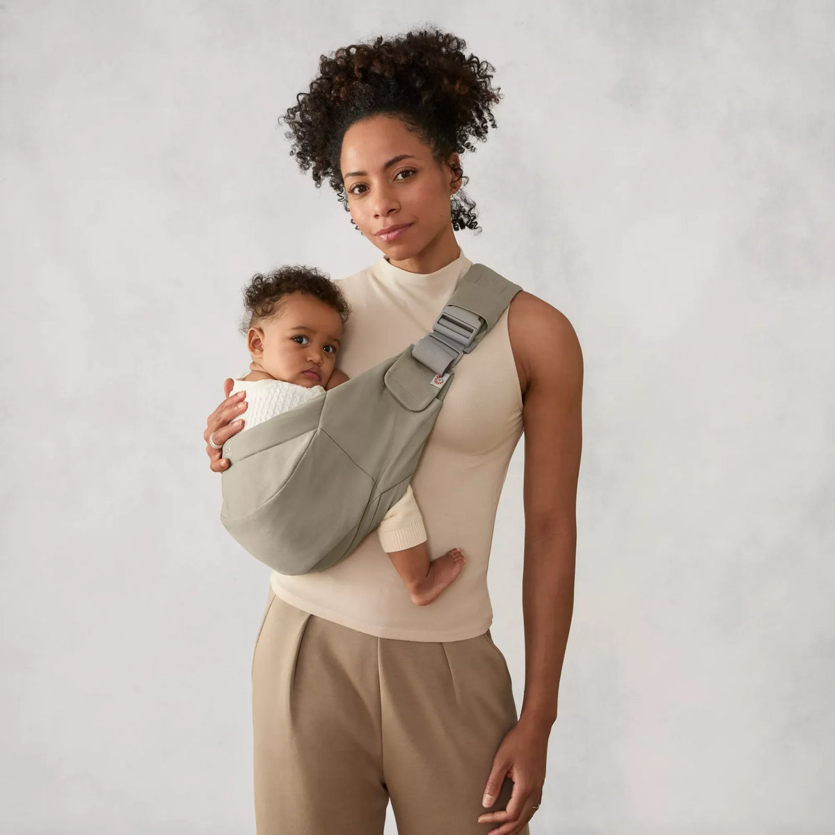 Portabebé Bandolera Upsie Soft Olive