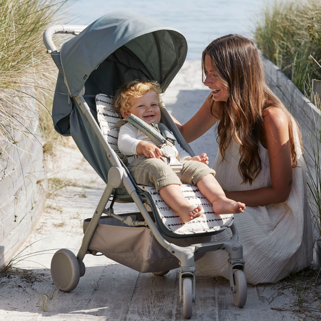 Coche Mondo Pebble Green de Elodie