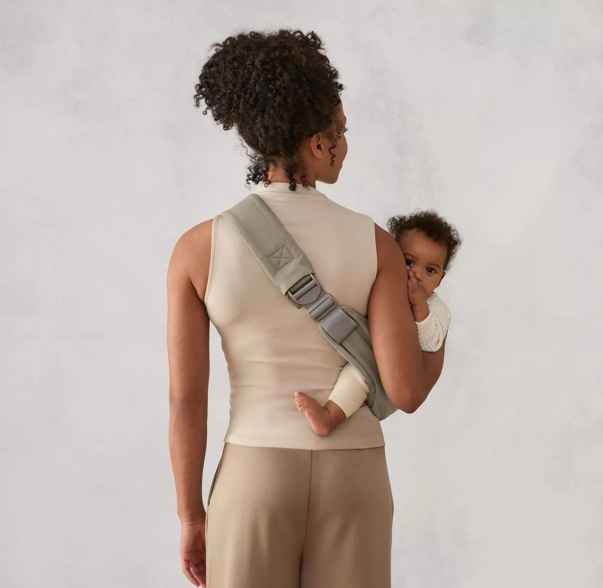 Portabebé Bandolera Upsie Soft Olive