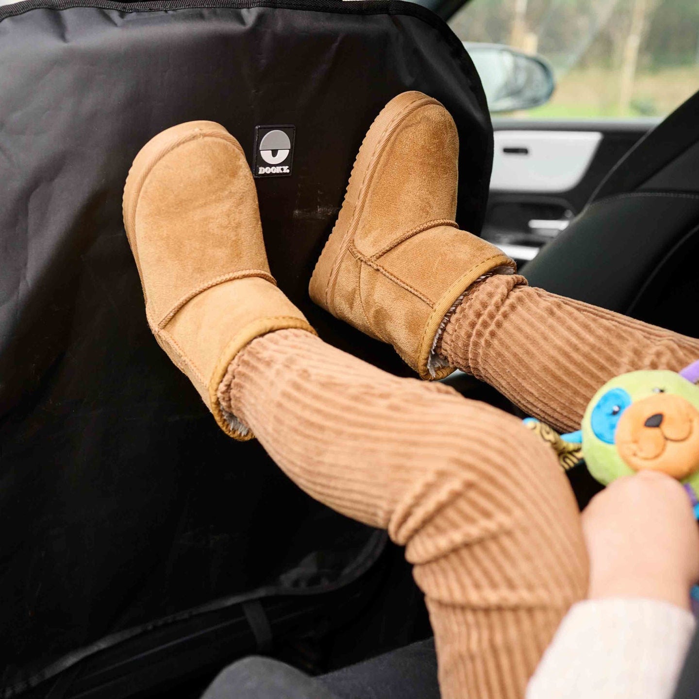 Tapete de patadas para asiento de auto