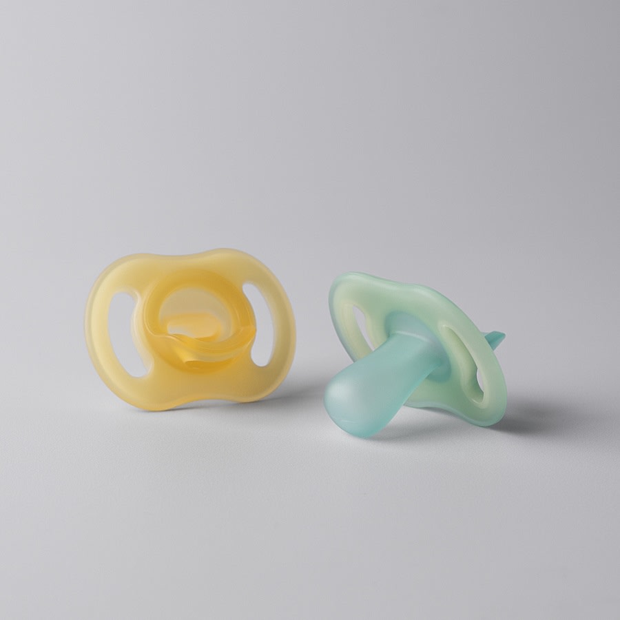 Chupete StayPut pack de 2 NightGlow Verde-Amarillo