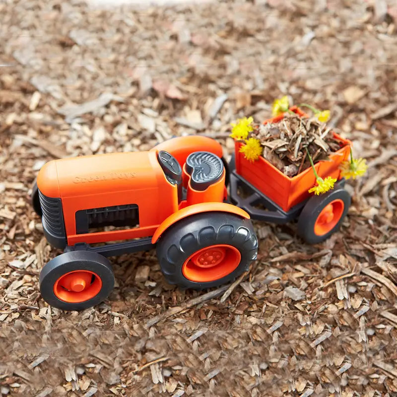 Tractor Naranjo Reciclado