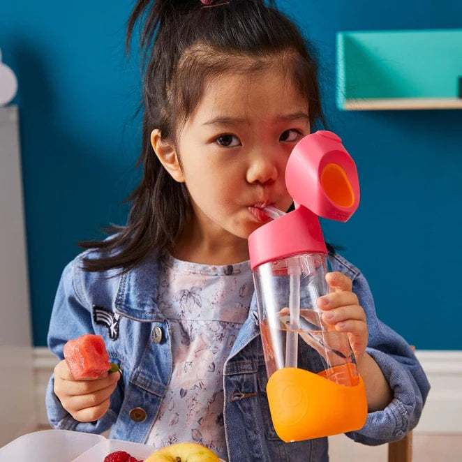 Botella Tritan con Bombilla Strawberry Shake